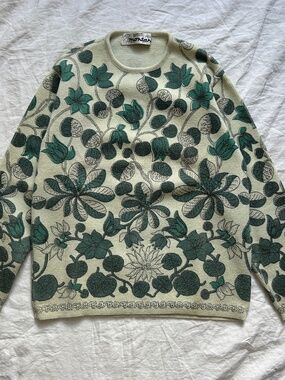 Vintage 1970's 100% Wool Floral Print Sweater